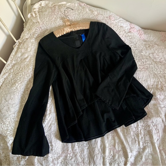 Kit and Ace Black v-neck high-low top with bell sleeves - Picture 1 of 5